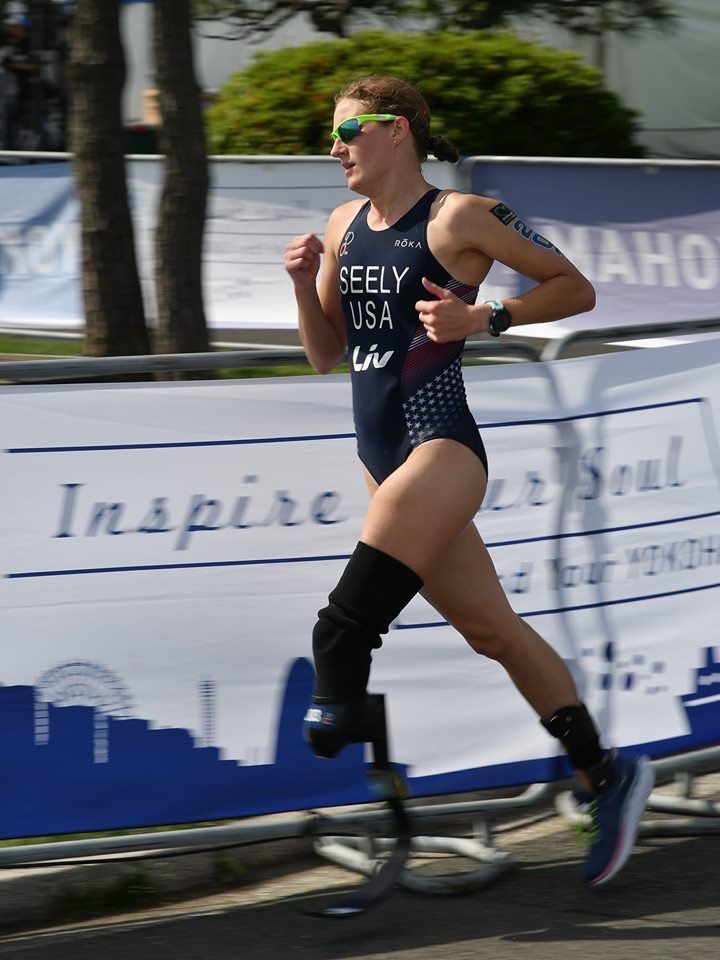 Allysa Seely, a Paralympic gold medalist, running at the 2019 Yokohama ITU World Paratriathlon Series